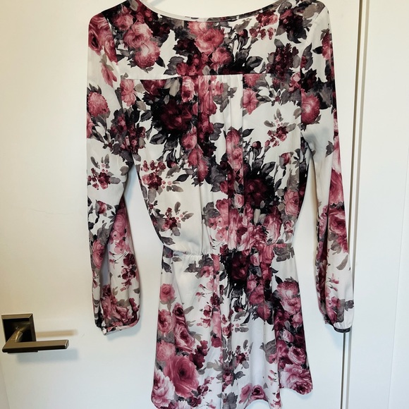 Floral Long Sleeve Romper - Picture 3 of 3